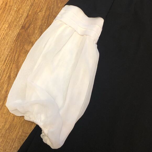 Vince Camuto Black Cold Shoulder White Chiffon Sleeves Dress Size Small - Picture 5 of 13
